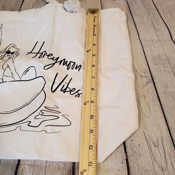 NEW Miss to Mrs Honeymoon Vibes White Beach Tote Bridal Wedding Shoulder Bag - Picture 5 of 12